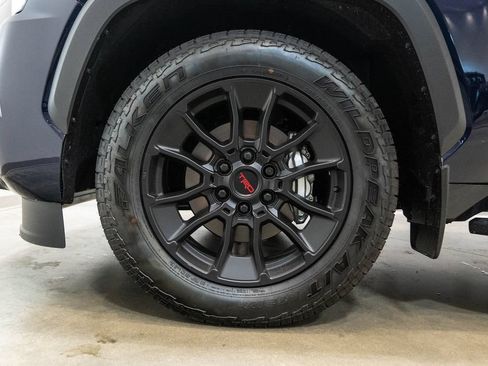 Certified 2026 Toyota Sequoia Limited w/ TRD Off-Road Package AWD/4WD image 11