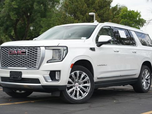 Used 2023 GMC Yukon XL Denali w/ Denali Reserve Package AWD/4WD image 1
