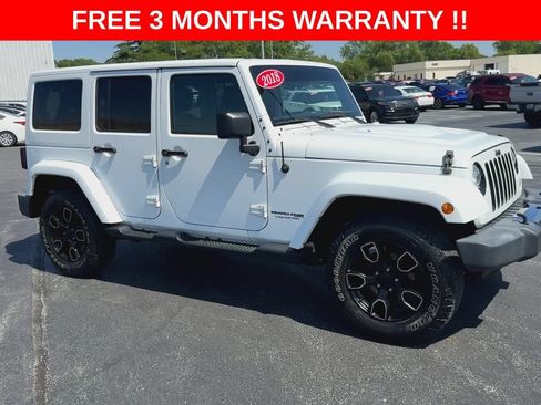 Used 2018 Jeep Wrangler Unlimited Sahara AWD/4WD image 3
