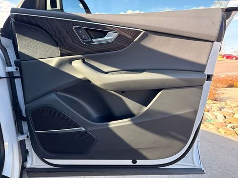 Used 2021 Audi Q8 Premium Plus w/ Premium Plus Package AWD/4WD image 31