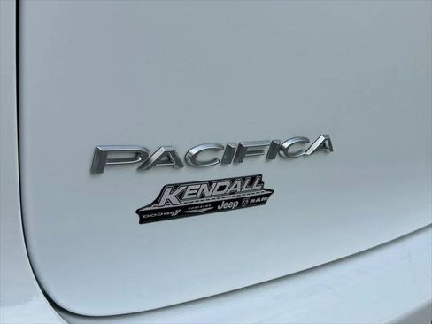 Certified 2023 Chrysler Pacifica Pinnacle FWD image 39