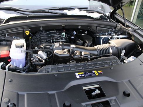 New 2025 Jeep Grand Cherokee Limited w/ Trailer Tow Package image 35