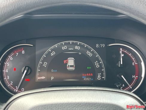 Certified 2025 Toyota RAV4 XLE FWD image 25