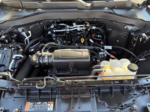 Used 2023 Ford Explorer XLT w/ Equipment Group 202A AWD/4WD image 22