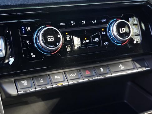 New 2026 GMC Sierra 2500 AT4 w/ AT4 Premium Plus Package image 17