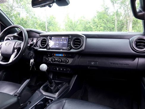 Used 2019 Toyota Tacoma TRD Off-Road w/ TRD Premium Off Road Package image 41