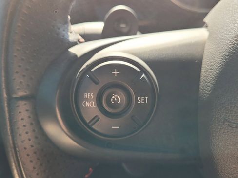 Used 2019 MINI Cooper S image 26