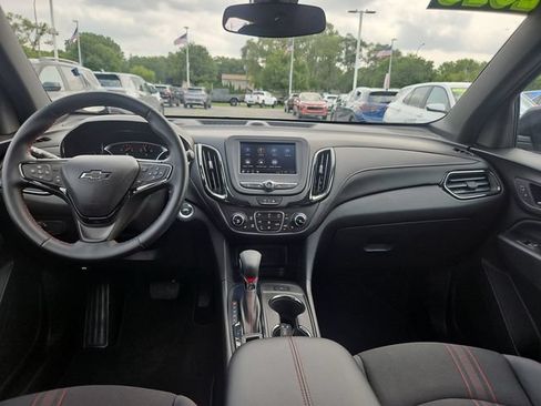 Used 2023 Chevrolet Equinox RS FWD image 12