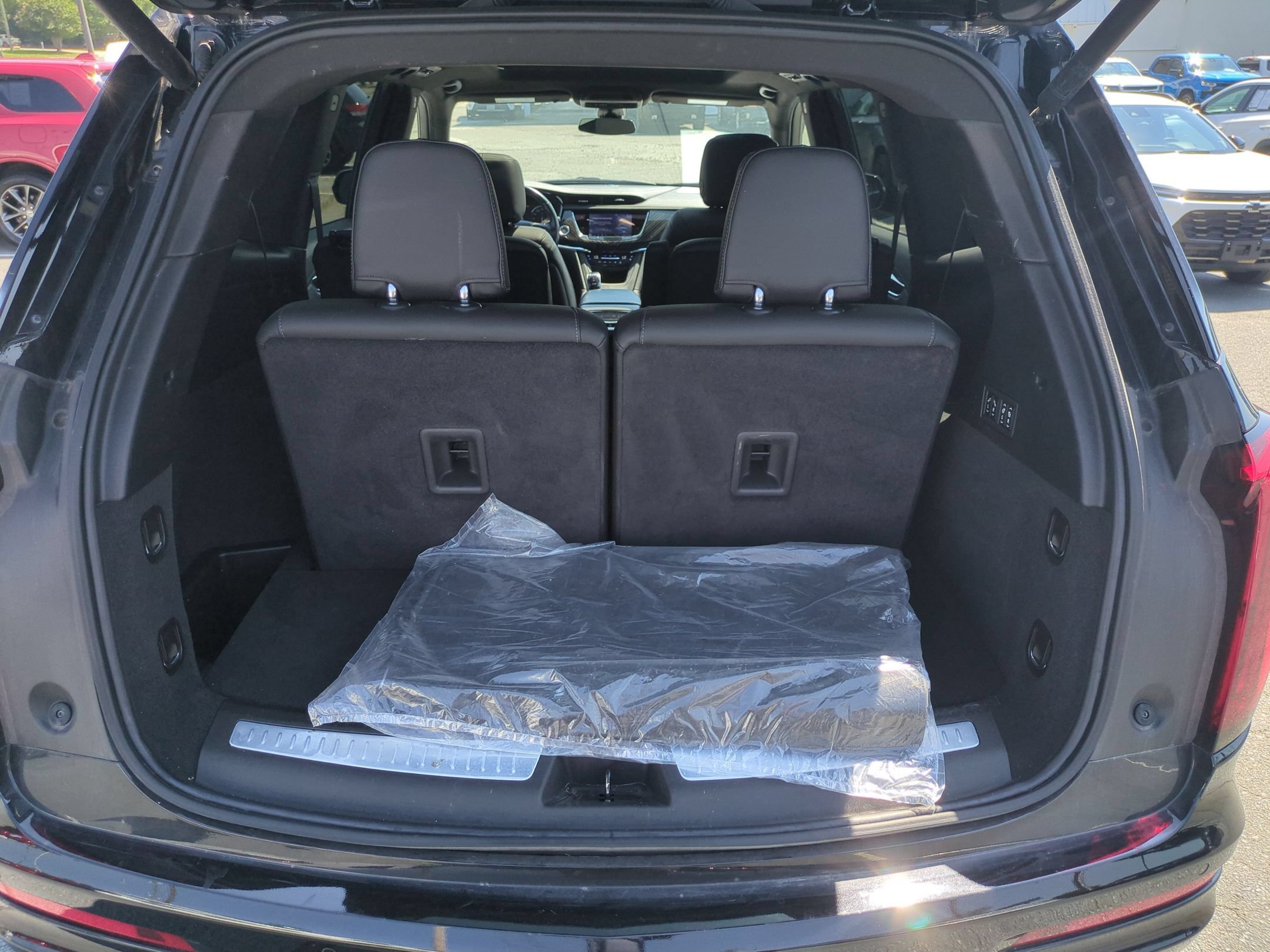 Certified 2024 Cadillac XT6 Premium Luxury AWD/4WD image 34
