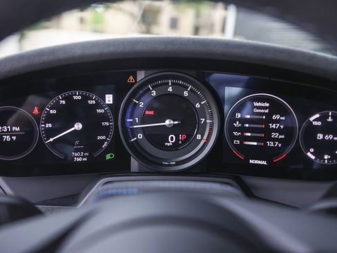 Used 2024 Porsche 911 Dakar image 30