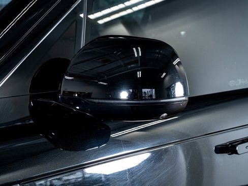 Used 2023 Land Rover Range Rover Long Wheelbase SE image 21