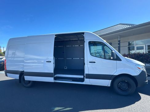 Used 2026 Mercedes-Benz Sprinter 2500 image 2