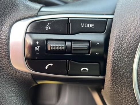 Used 2022 Kia K5 LXS image 12