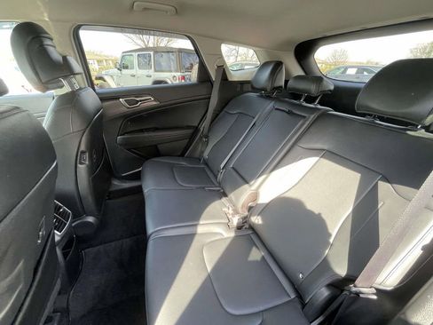 Certified 2023 Kia Sportage EX image 22