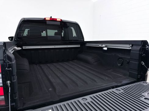 Used 2024 Nissan Frontier SL w/ Technology Package RWD image 7