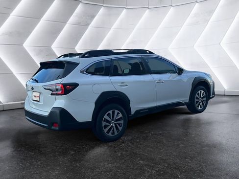 Used 2025 Subaru Outback image 4