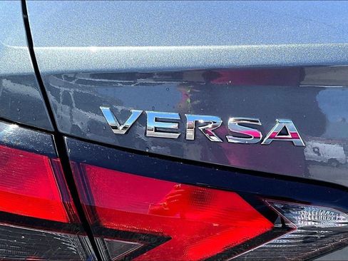Used 2025 Nissan Versa SV FWD image 8
