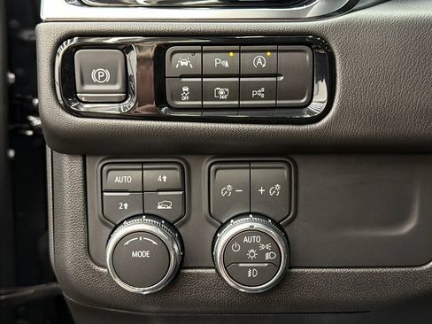Used 2026 GMC Yukon XL Denali w/ Sun & Power Step Package AWD/4WD image 28