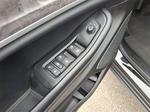 Used 2022 Jeep Grand Cherokee Limited image 23