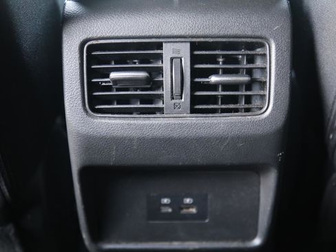 Used 2021 Nissan Rogue SV image 23