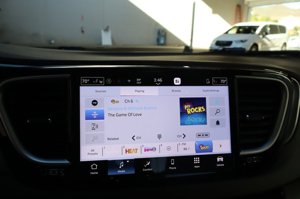 Used 2026 Chrysler Pacifica Select FWD image 28