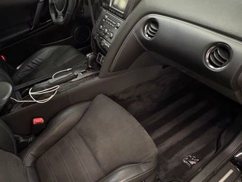 Used 2016 Nissan GT-R Premium AWD/4WD image 11