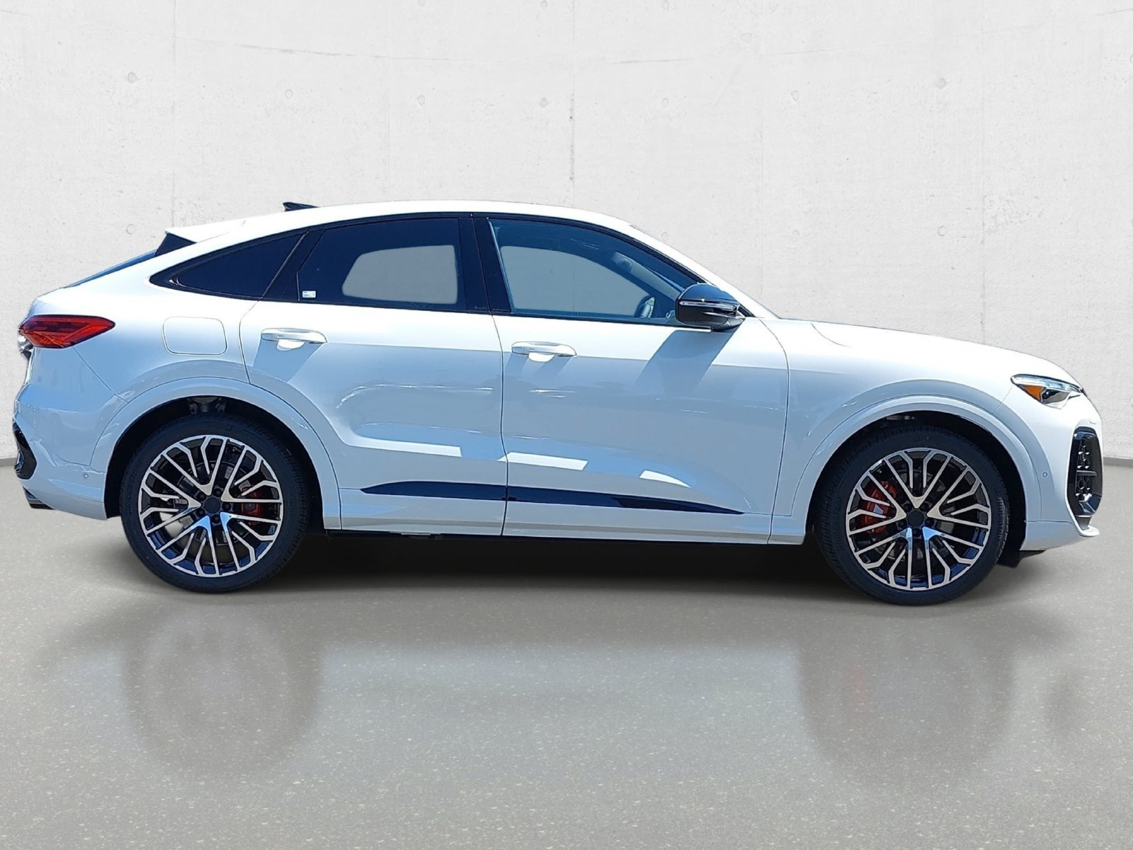 New 2026 Audi SQ5 Premium Plus AWD/4WD image 4