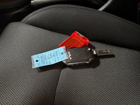 Certified 2023 Kia Forte LXS w/ LXS Technology Package image 32