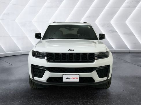 Used 2026 Jeep Grand Cherokee Limited w/ Limited Altitude Package AWD/4WD image 2
