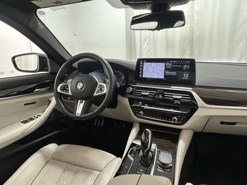 Used 2023 BMW 540i xDrive w/ M Sport Package image 10