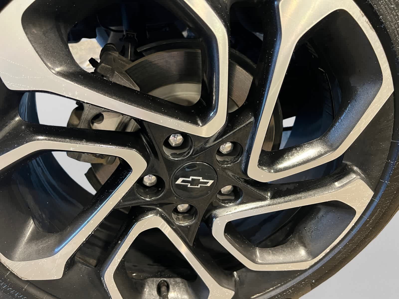 Used 2024 Chevrolet Trax RS w/ Sunroof Package FWD image 19