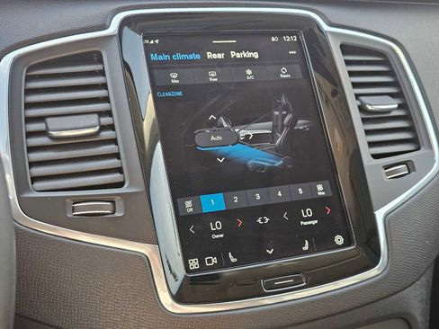Certified 2025 Volvo XC90 B5 Core image 32