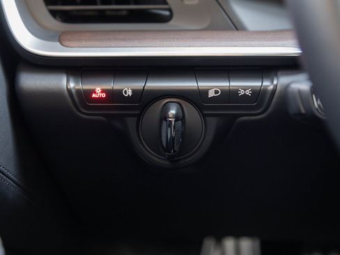 Certified 2023 Porsche 911 Sport Classic image 17