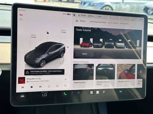 Used 2022 Tesla Model Y Long Range image 24