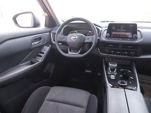 Used 2025 Nissan Rogue SV image 22