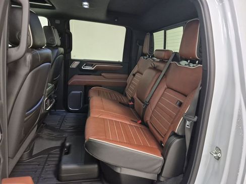 New 2026 GMC Sierra 2500 Denali Ultimate w/ LPO, Black Badging Package image 26