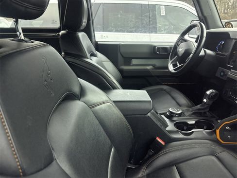 Used 2023 Ford Bronco Badlands w/ Sasquatch Package image 17