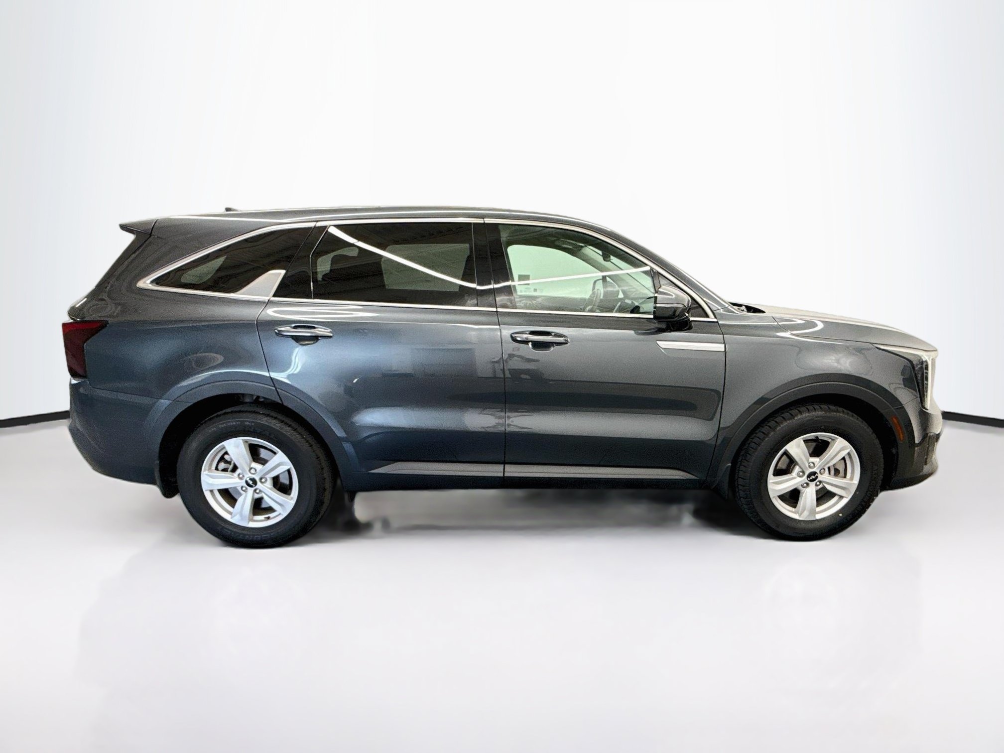 Used 2024 Kia Sorento LX FWD image 10