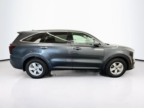 Used 2024 Kia Sorento LX FWD image 10
