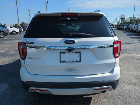 Used 2017 Ford Explorer Limited w/ Equipment Group 301A FWD image 5