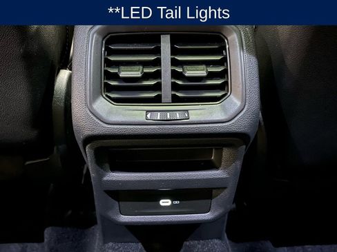 Used 2023 Volkswagen Taos SE w/ Panoramic Sunroof Package image 22