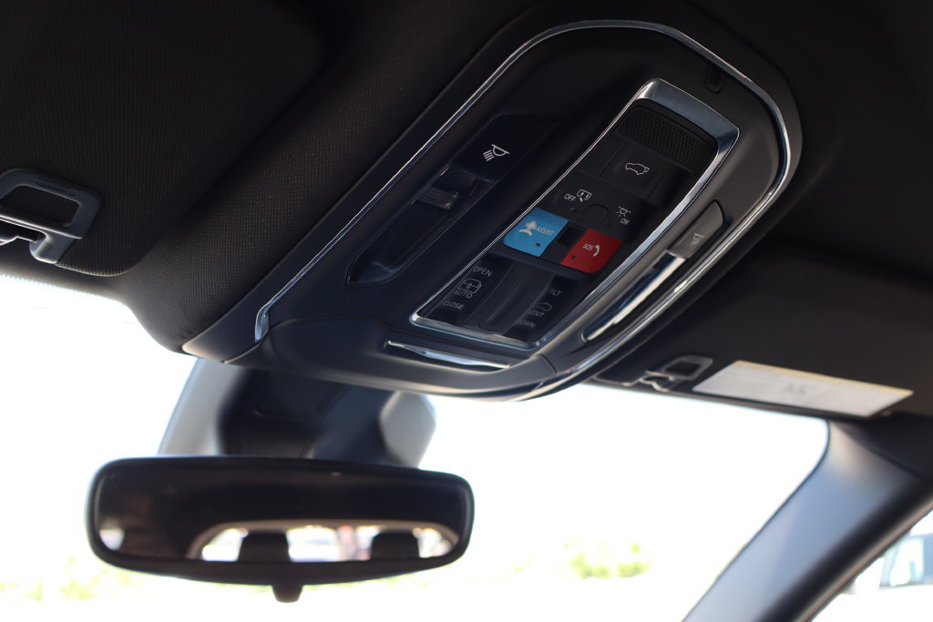 Used 2024 Jeep Grand Cherokee L Altitude AWD/4WD image 29