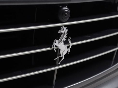 Used 2018 Ferrari California T image 22