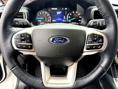 Used 2022 Ford Explorer XLT w/ Equipment Group 202A image 14