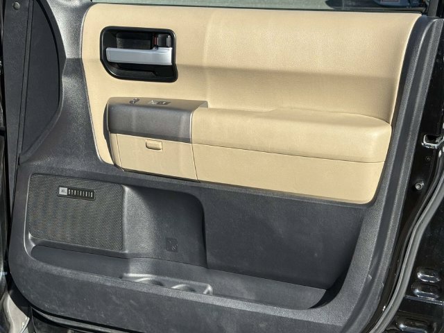 Used 2017 Toyota Sequoia Limited w/ Safety & Convenience Package AWD/4WD image 9