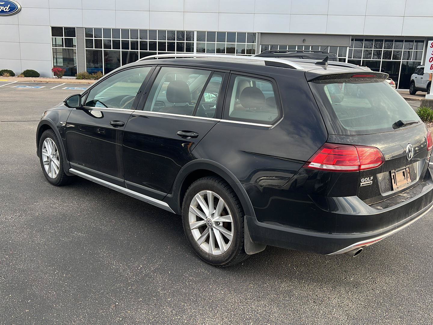 Used 2019 Volkswagen Golf Alltrack SE AWD/4WD image 9
