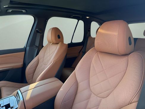 Used 2024 BMW X5 xDrive40i w/ Parking Assistance Package image 17