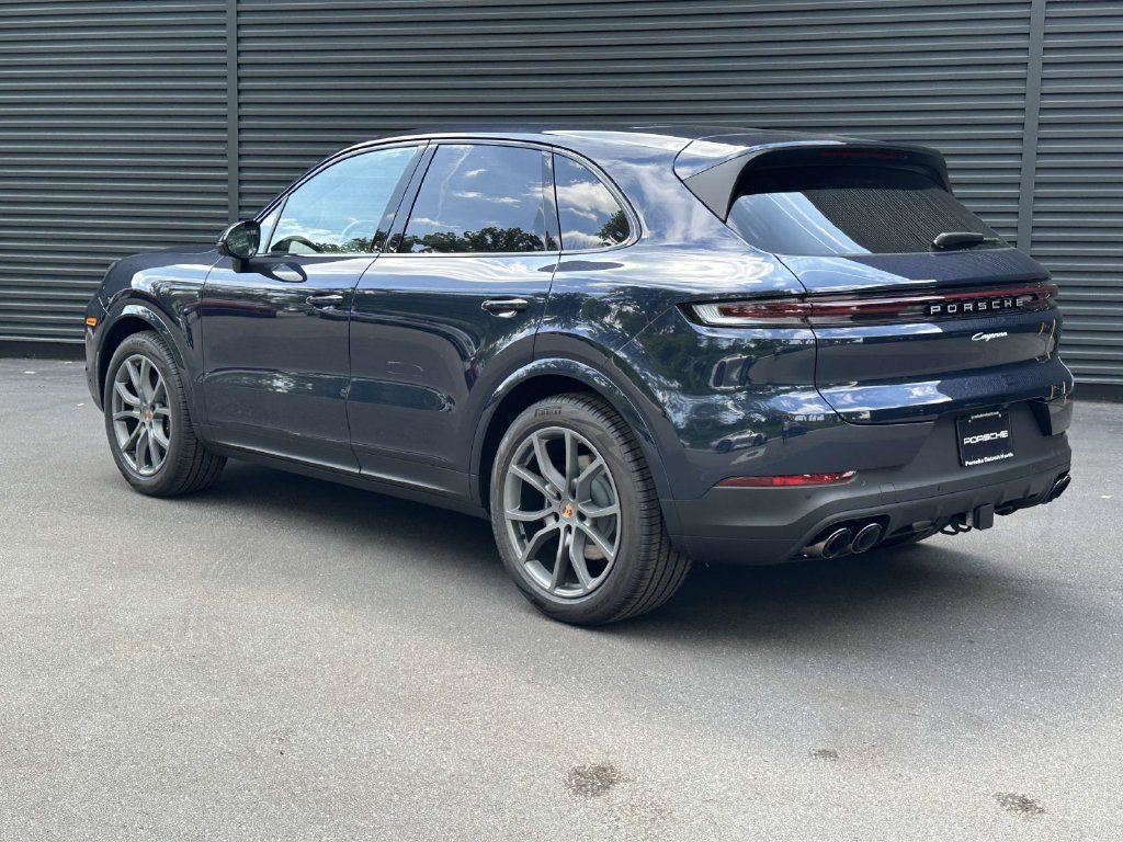 Used 2026 Porsche Cayenne AWD/4WD image 3