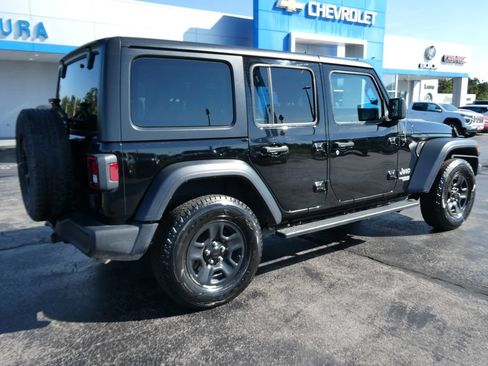 Used 2018 Jeep Wrangler Unlimited Sport AWD/4WD image 6