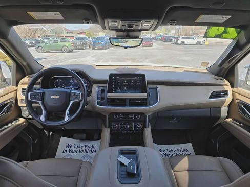 Used 2024 Chevrolet Suburban Premier image 16